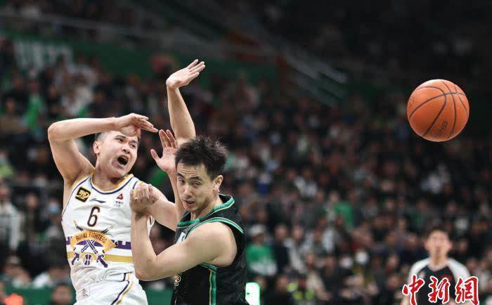 CBA球队实力强大，展现出战胜对手的决心