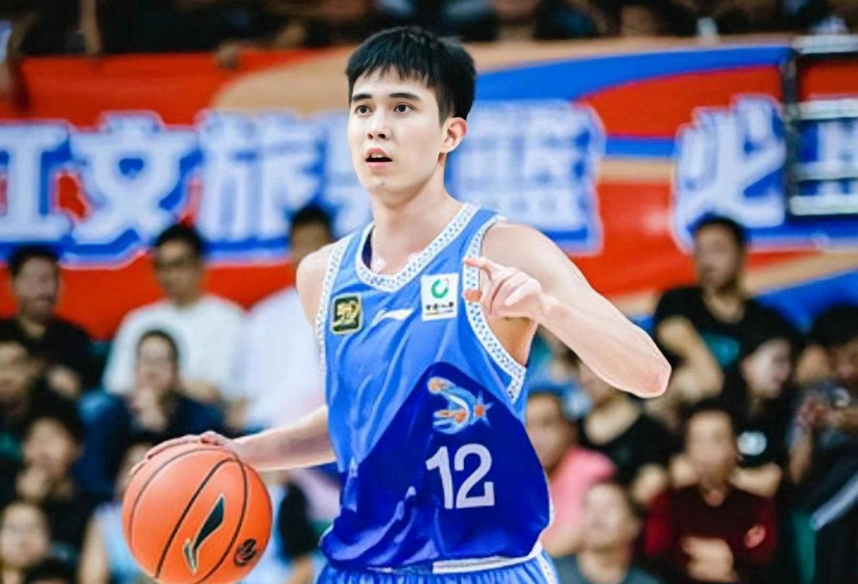 福建男篮近期连败，球队面临困境