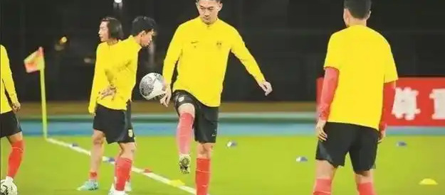 开云APP-中超比赛即将打响，球员们信心满满备战的简单介绍