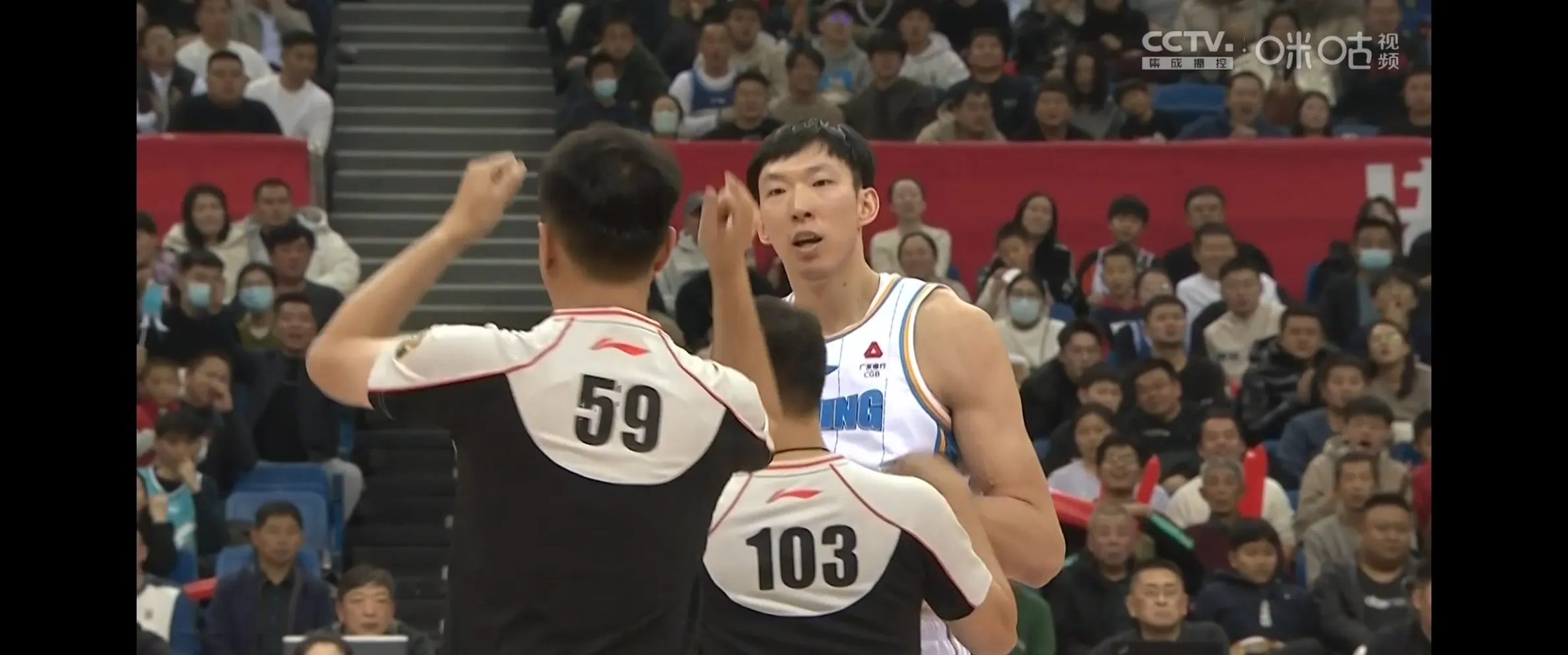 包含周琦全场砍下季后赛新高分，助广东晋级总决赛的词条