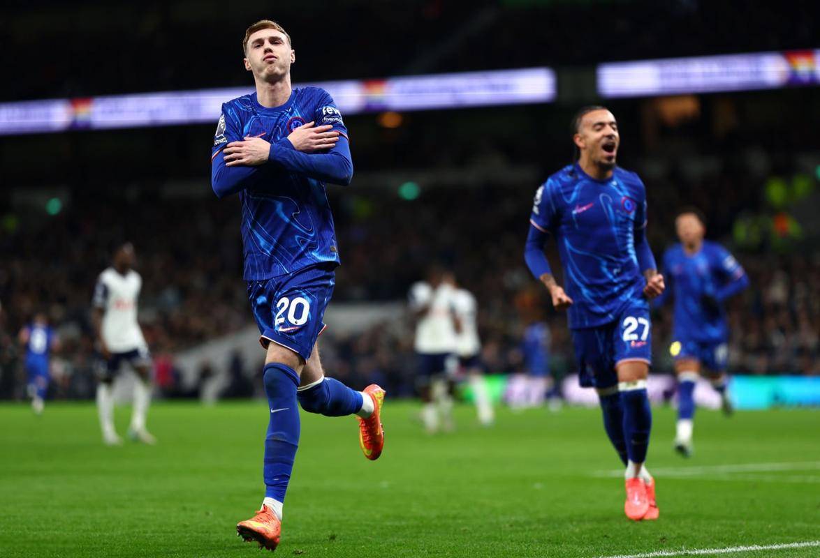 包含切尔西战胜伯恩茅斯：蓝军展现强势的词条