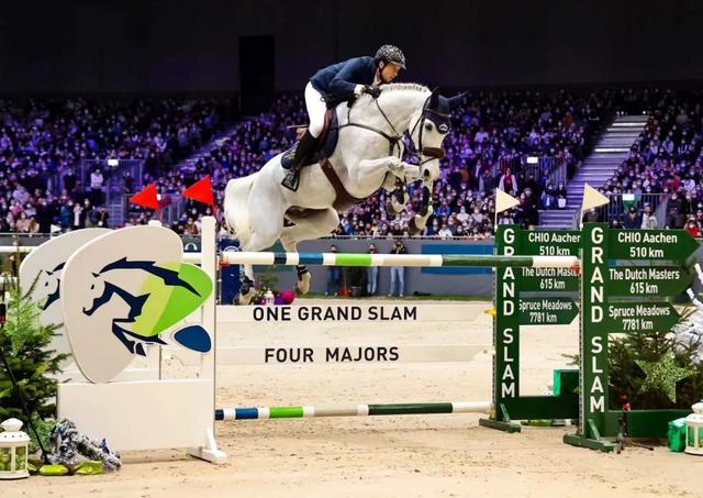 开云官网-斯旺西城卫冕冠军迎战，实力突飞猛进锋线的简单介绍