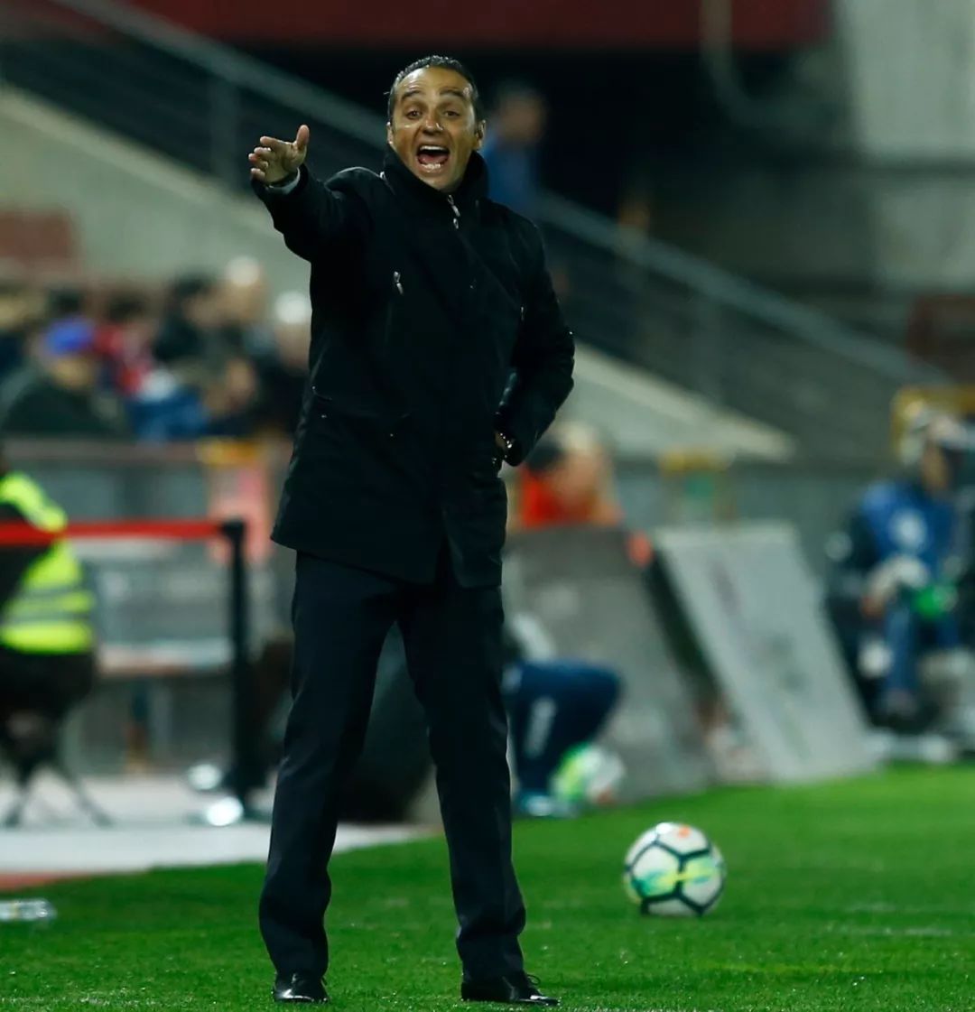 包含罗马迎来宝贵胜利，雄心勃发向前迈进的词条