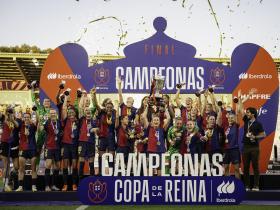 巴西女足队员加盟巴塞罗那俱乐部