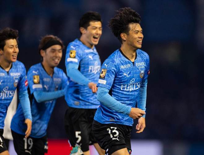 包含日职新星助威主帅备战格力甲联赛新赛季的词条