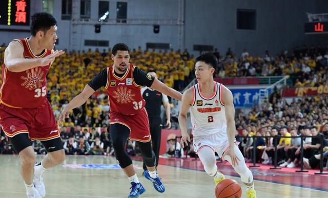 精彩对决！广东队与山西队上演激烈比赛