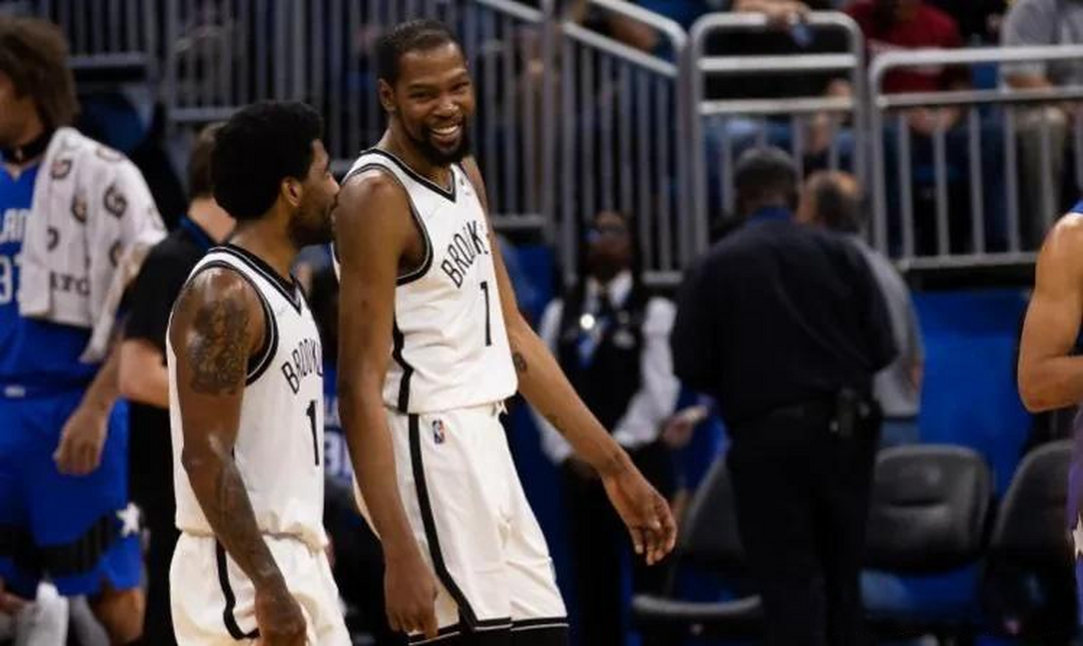 篮网队客场大胜黄蜂队，强势排名西部前列的简单介绍