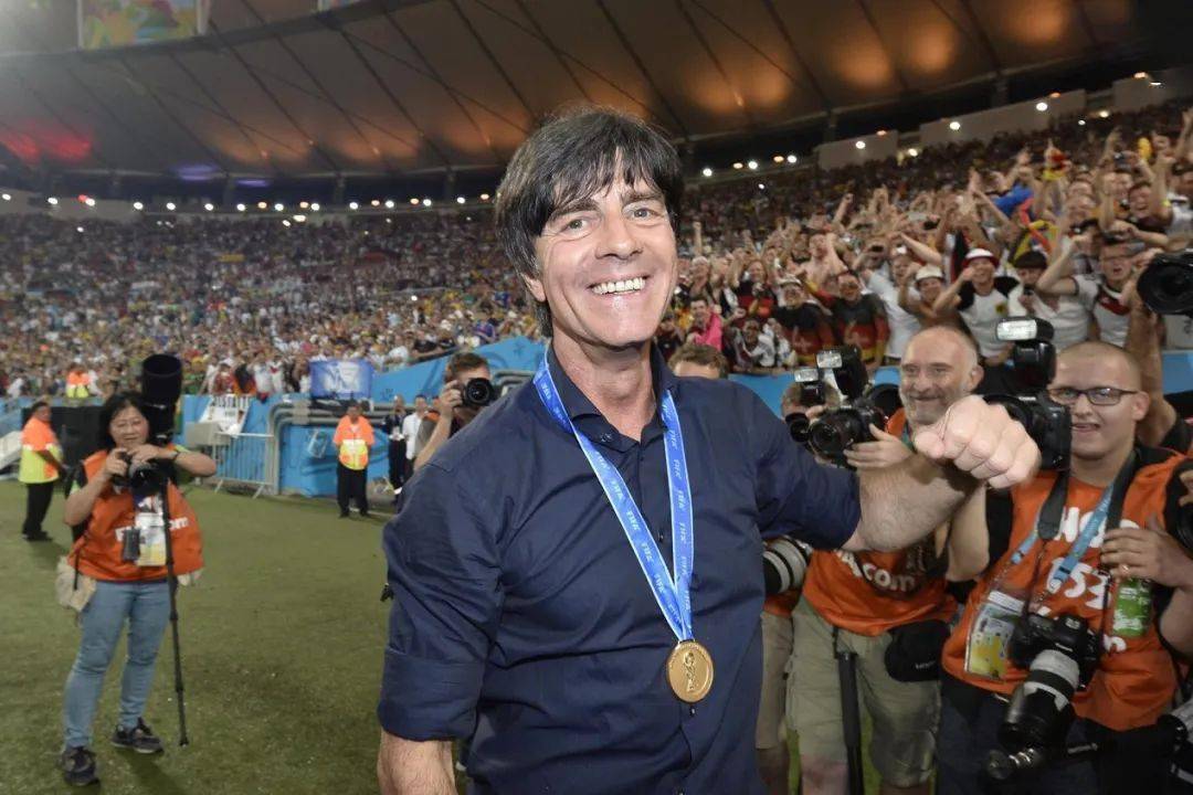 包含罗马主教练透露战术秘诀，球队瞄准卫冕冠军称号的词条