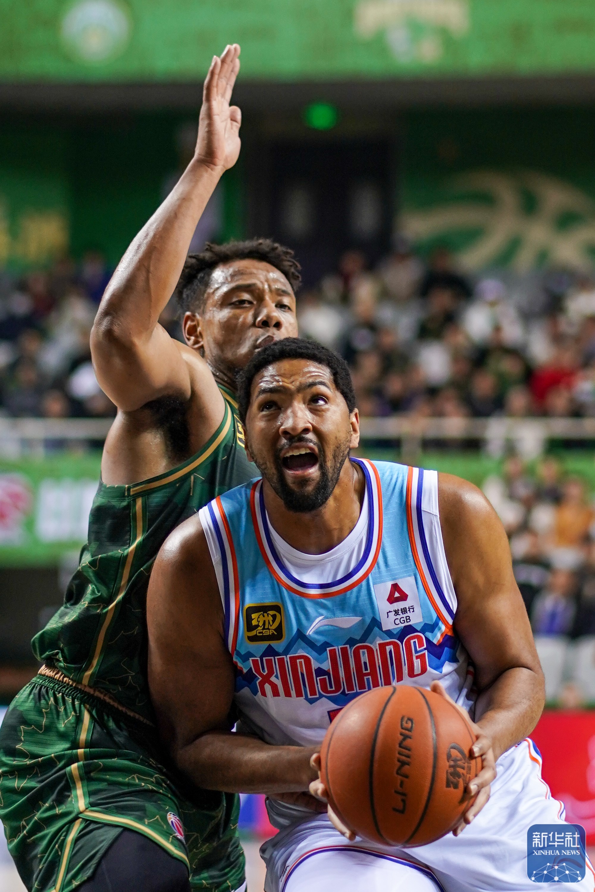 南京队在比赛中力挽狂澜，取得关键三分的简单介绍