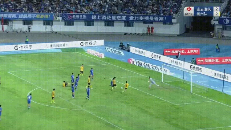 湖北长江队前锋紧咬进球王头衔，贡献出色的简单介绍