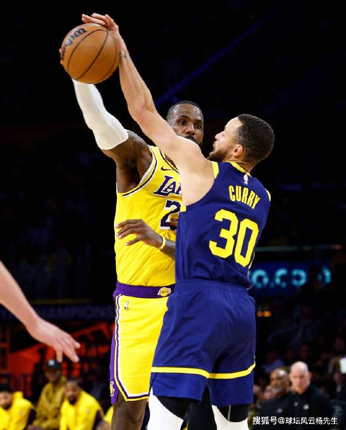 开云官网-包含湖人大胜勇士：詹姆斯狂砍三十分展现全面实力的词条