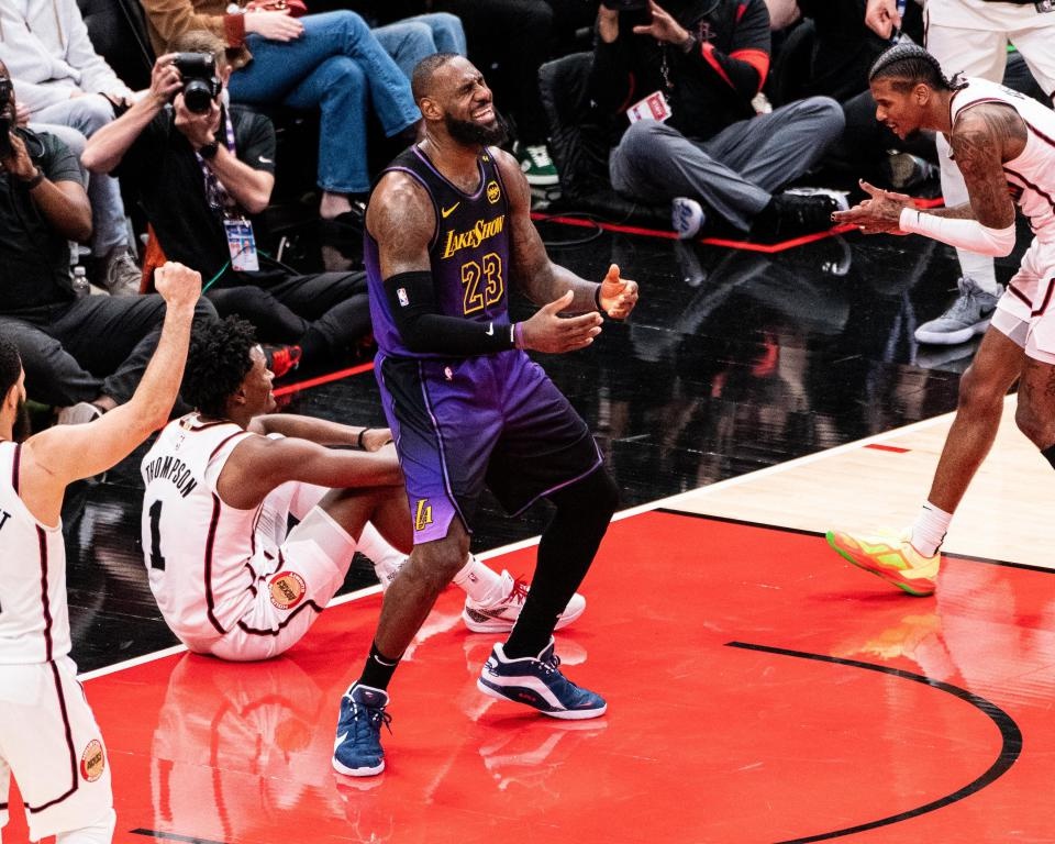 NBA季后赛首轮战况激烈，火箭vs湖人谁能胜出？