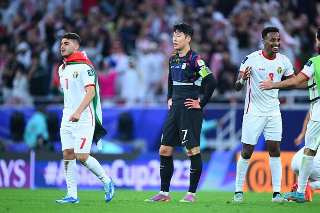 伊朗劲旅豪取三分，晋级淘汰赛