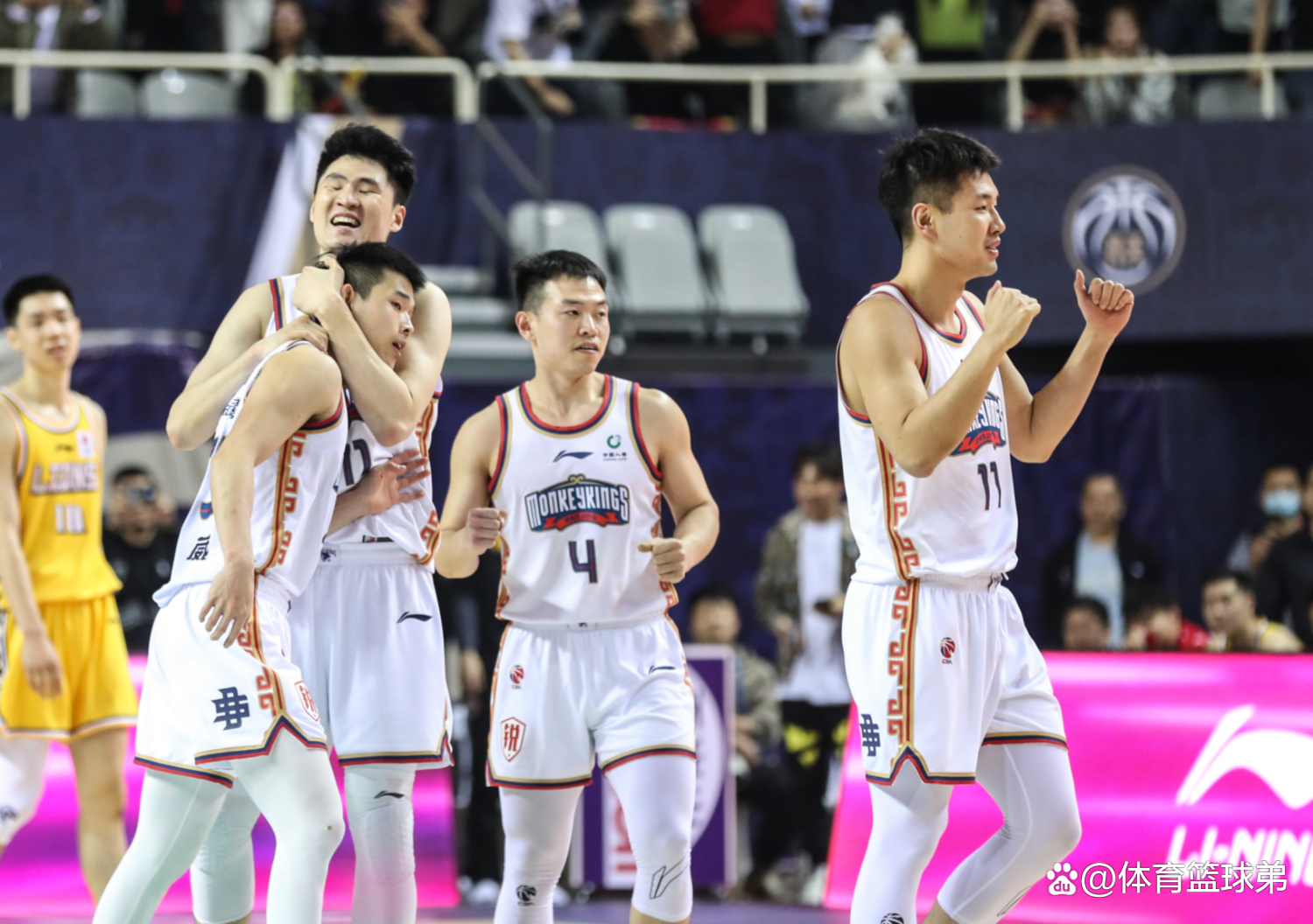 广州队完胜吉林队，易建联关键制胜的简单介绍