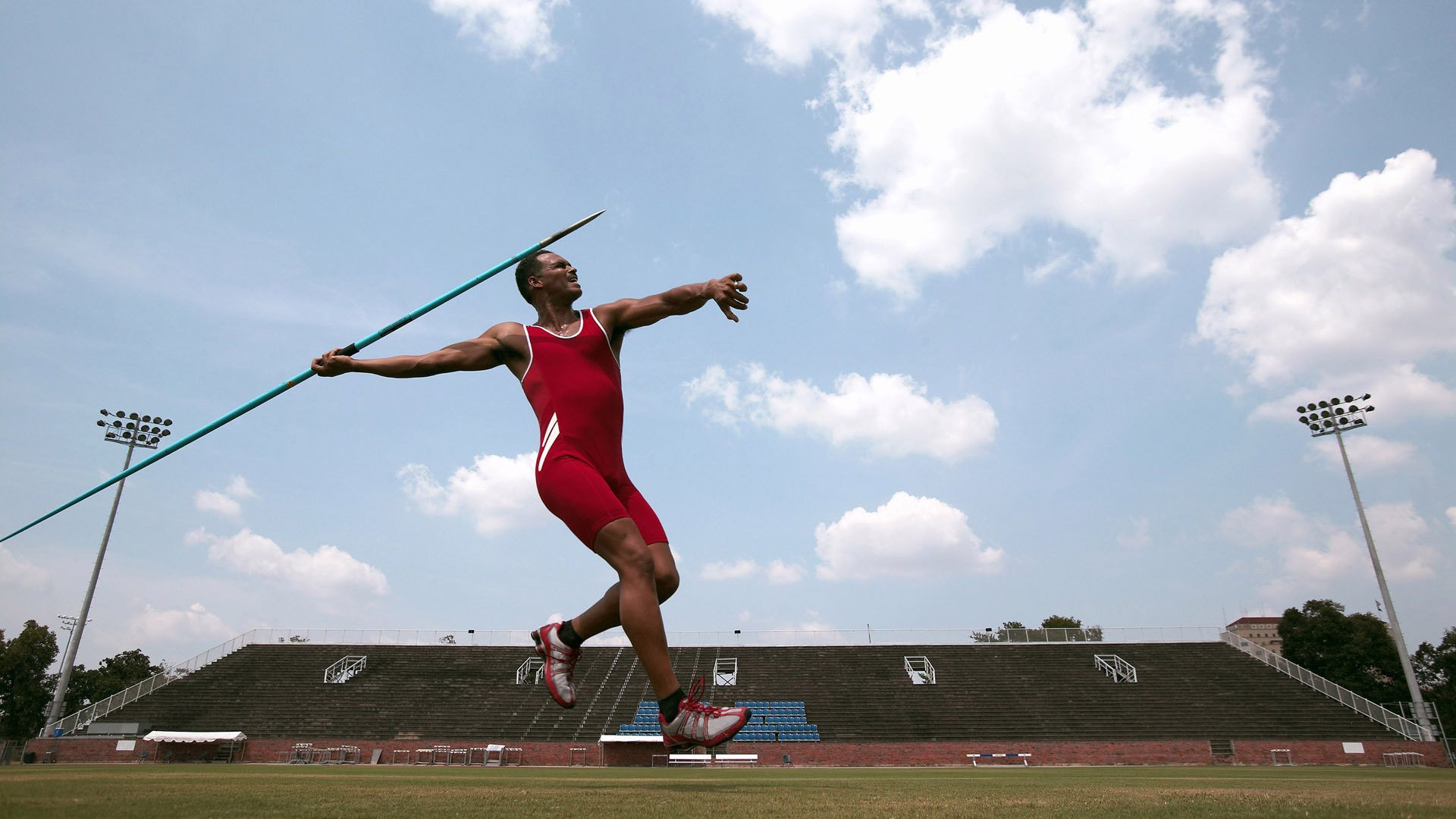 从兵工厂到斗牛士，当萨卡的一记弧线改写了伊比利亚足球叙事